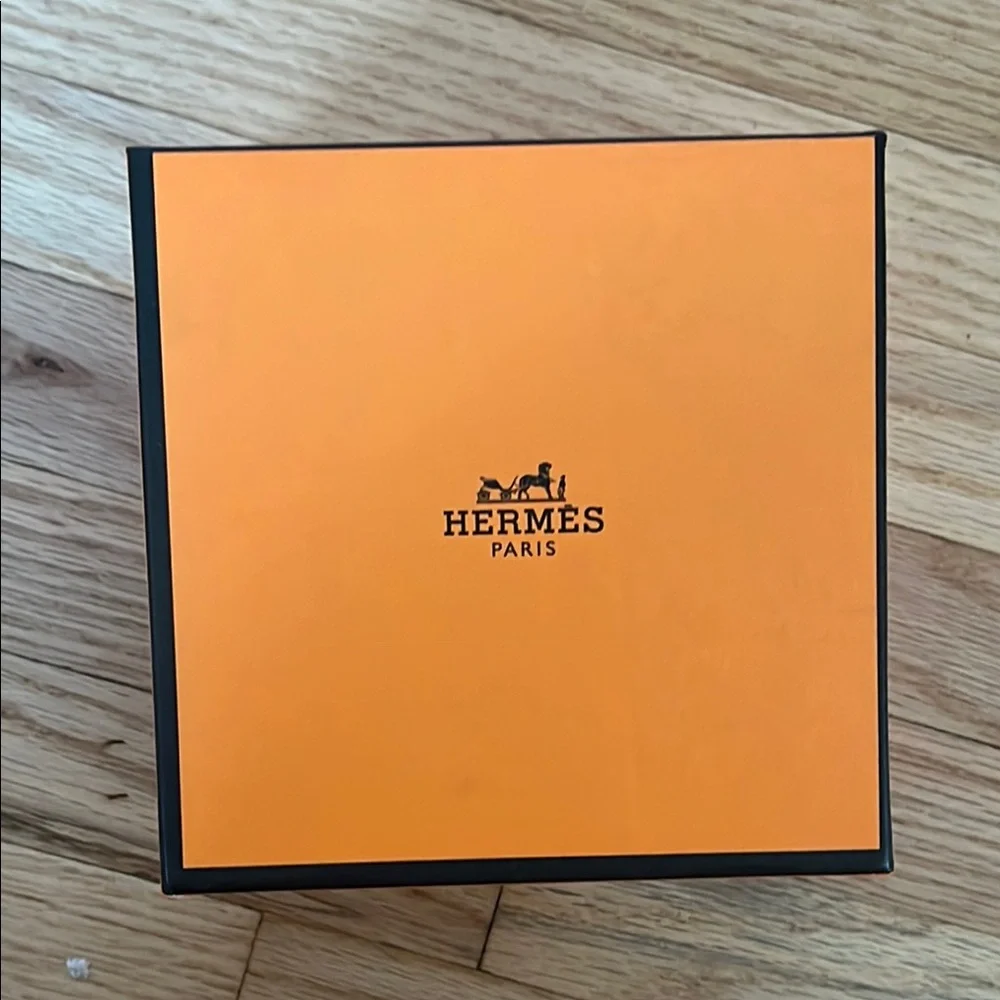 Hermès small Orange Gift Box -